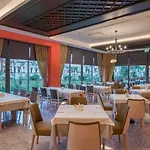 Hotell Crown Sunshine Side