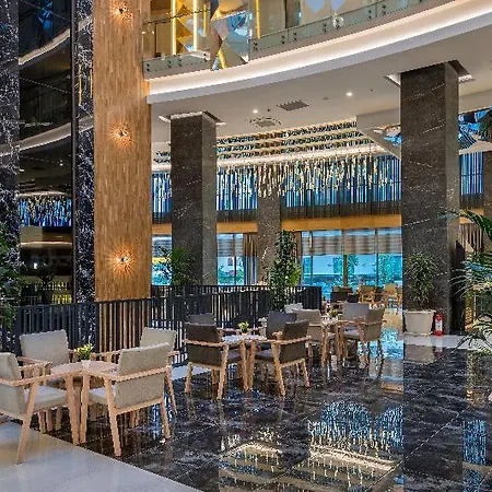 Szálloda Crown Sunshine 5*