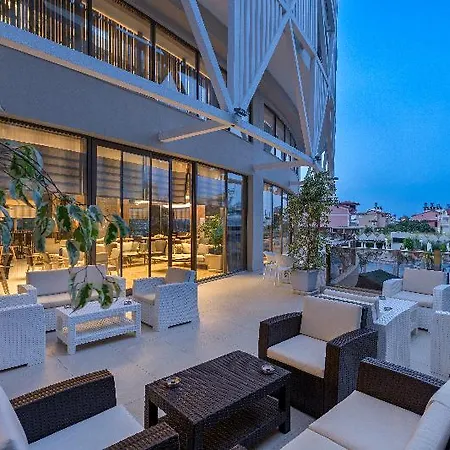 Crown Sunshine Szálloda 5*