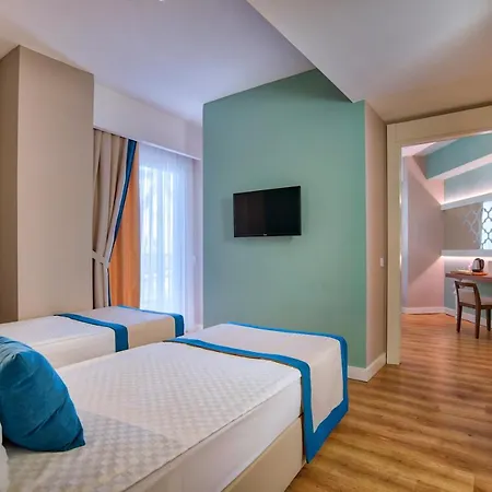 Ξενοδοχείο Crown Sunshine 5*